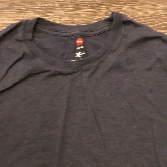 Hanes Tshirt - Picture 2 of 4